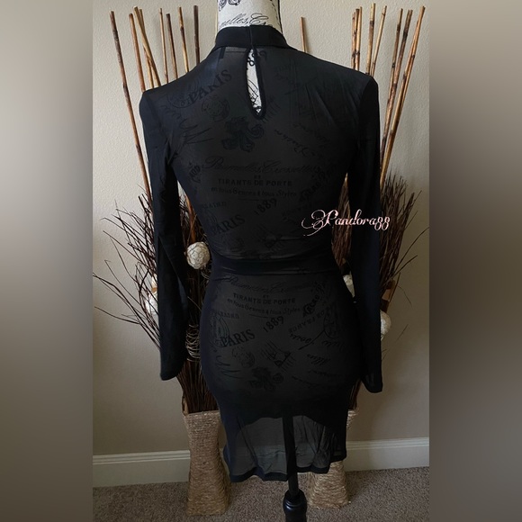 Sexy vampire - Picture 5 of 10